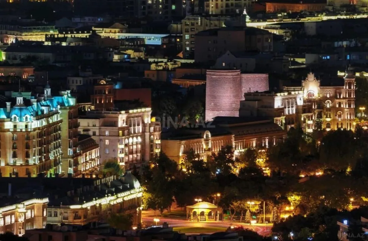 Satılır obyekt 320 m²