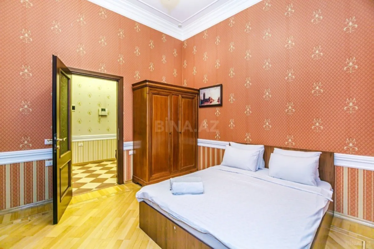 Kirayə verilir 3 otaqlı mənzil 135 m²