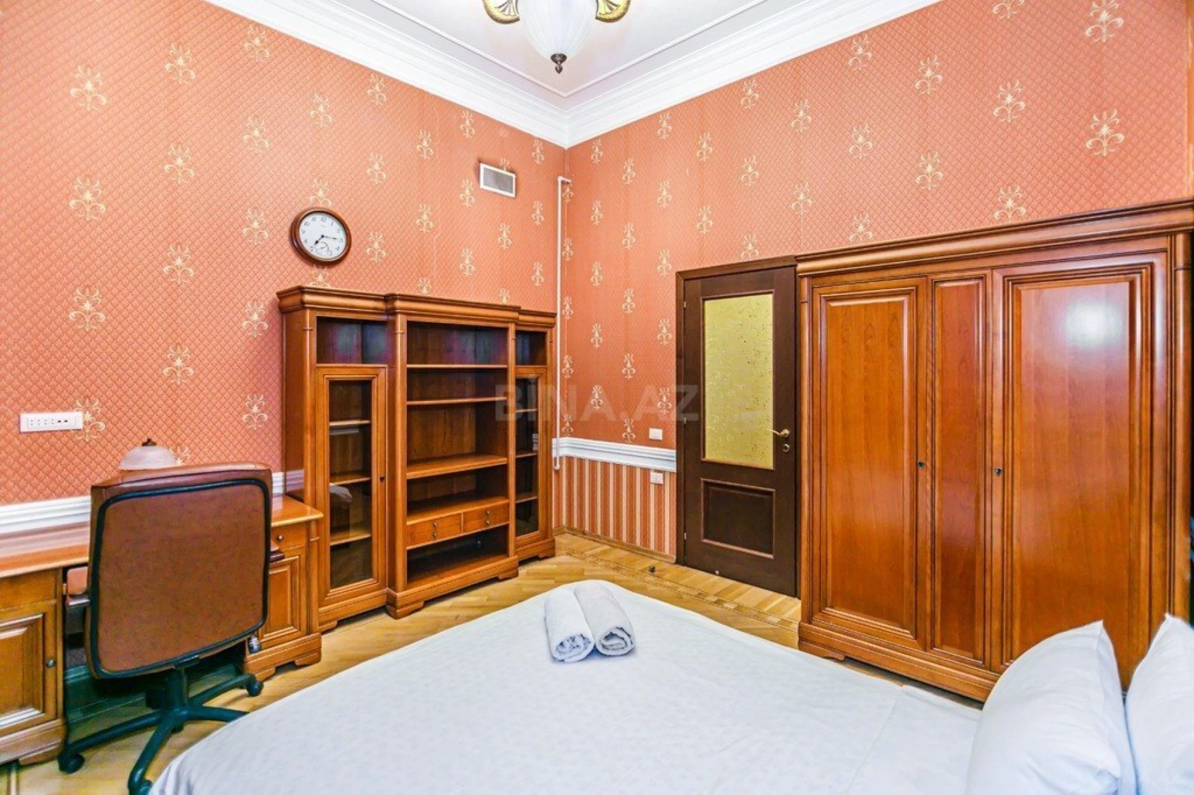 Kirayə verilir 3 otaqlı mənzil 135 m²