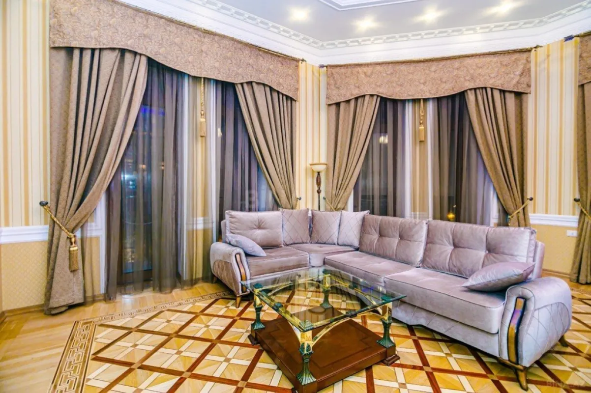 Kirayə verilir 3 otaqlı mənzil 135 m²