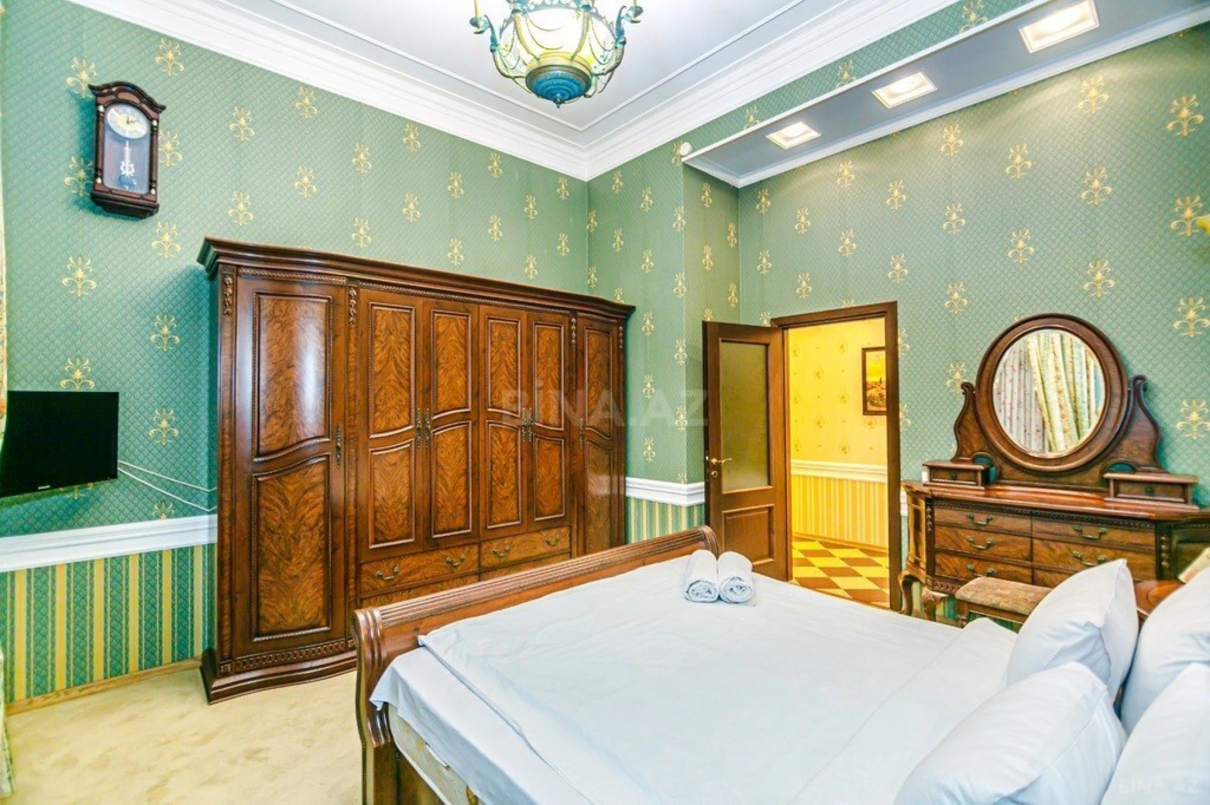 Kirayə verilir 3 otaqlı mənzil 135 m²