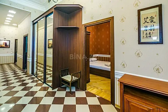 Kirayə verilir 3 otaqlı mənzil 135 m²