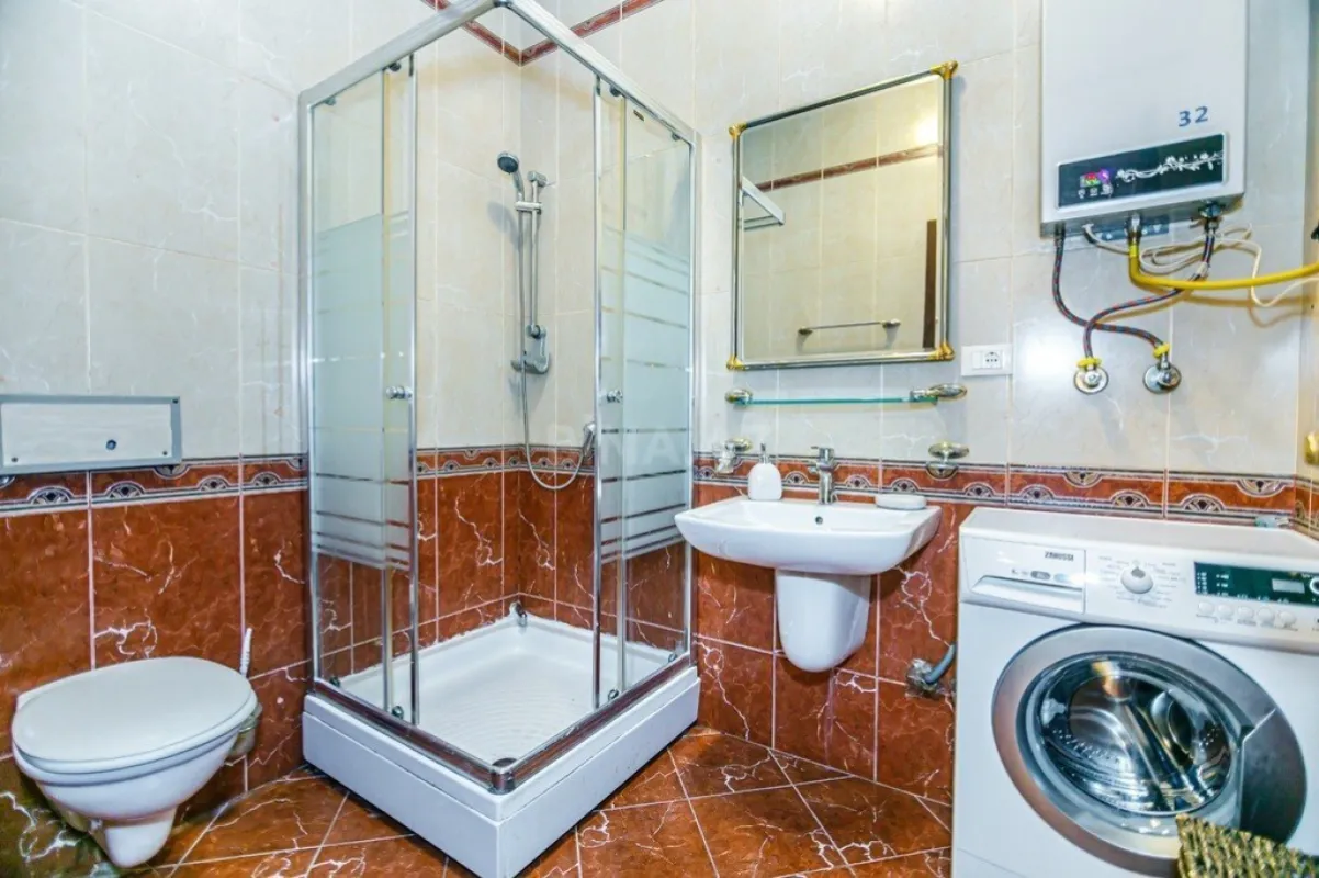 Kirayə verilir 3 otaqlı mənzil 135 m²