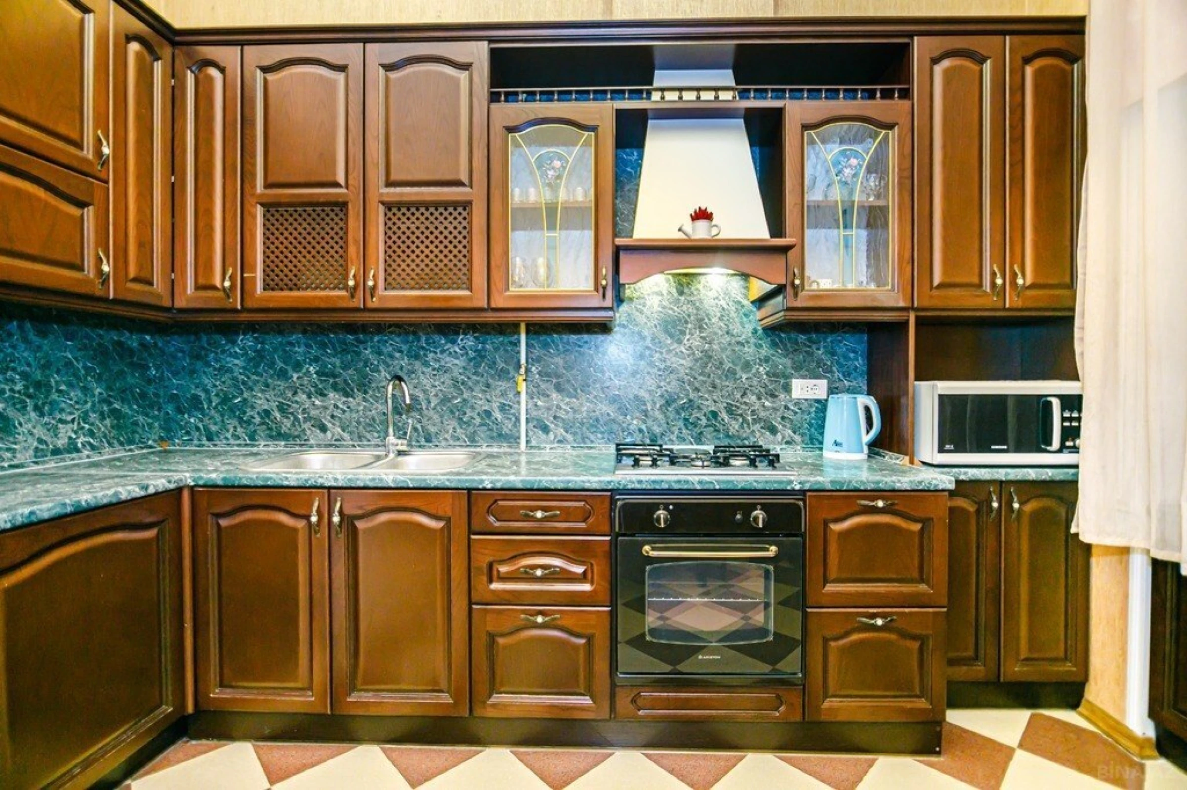 Kirayə verilir 3 otaqlı mənzil 135 m²