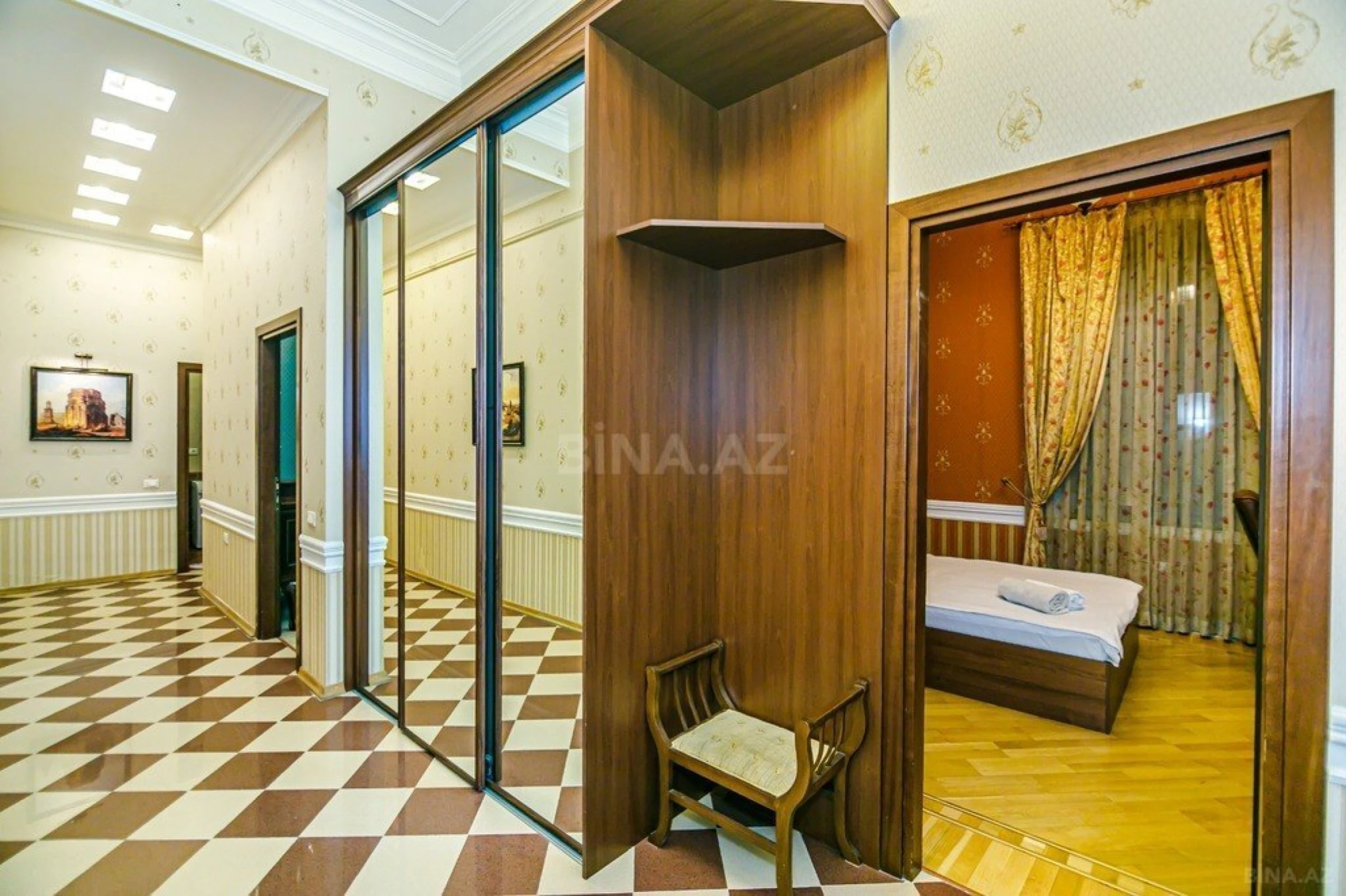 Kirayə verilir 3 otaqlı mənzil 135 m²