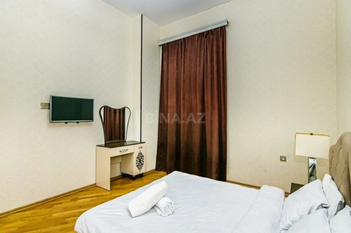 Kirayə verilir 3 otaqlı mənzil 135 m²