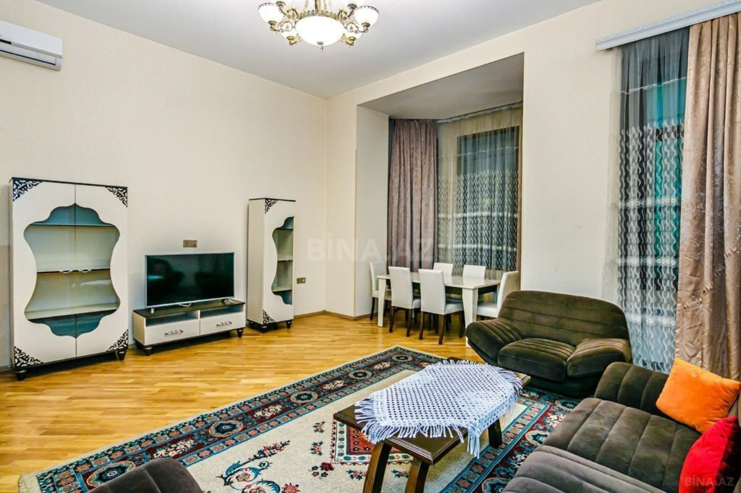 Kirayə verilir 3 otaqlı mənzil 135 m²