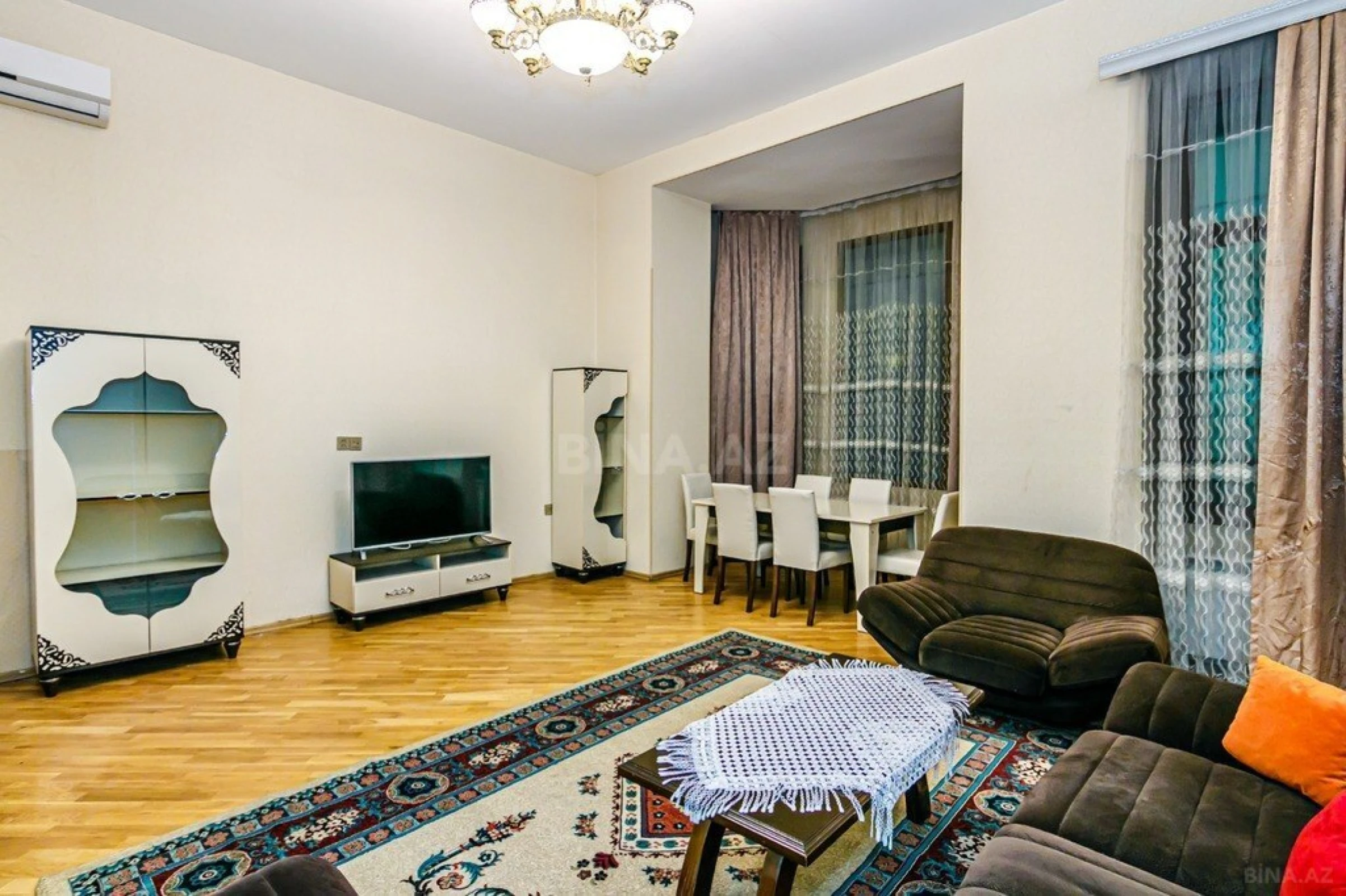 Kirayə verilir 3 otaqlı mənzil 135 m²