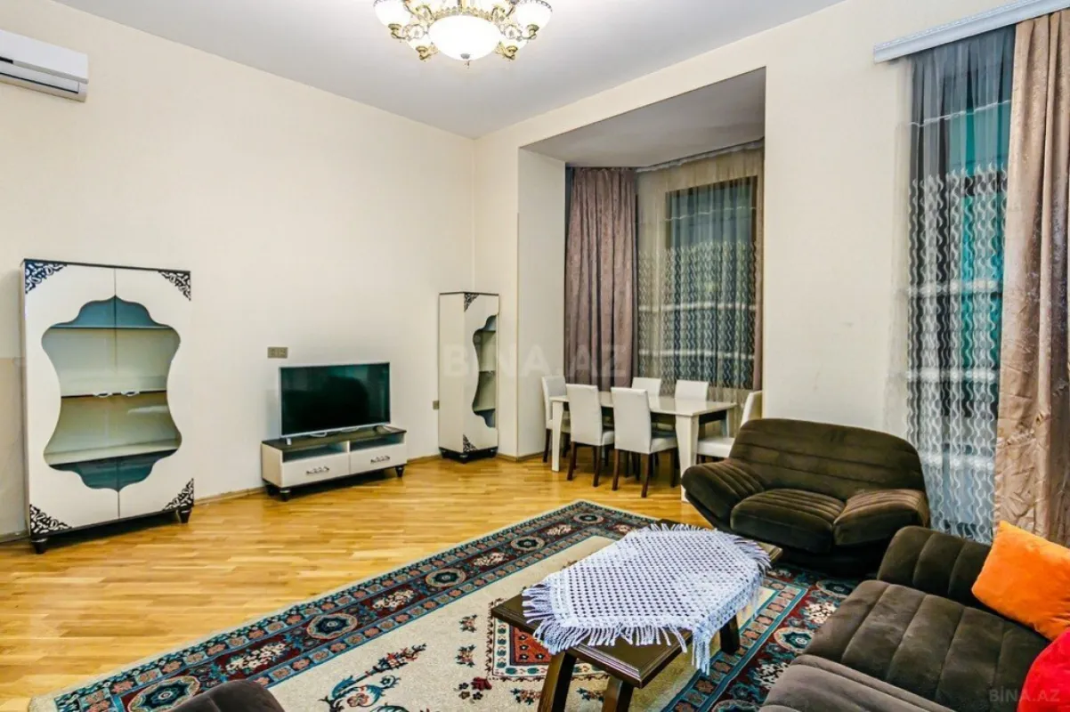 Kirayə verilir 3 otaqlı mənzil 135 m²