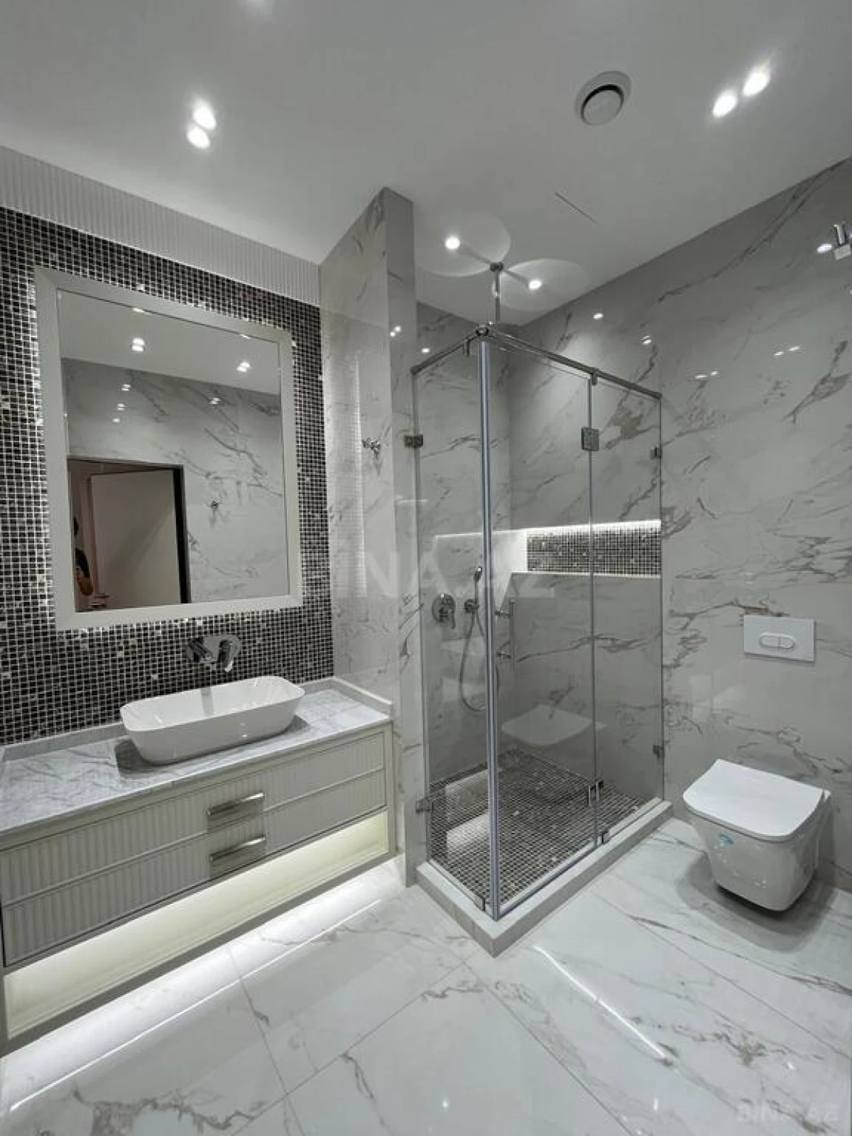 Kirayə verilir 3 otaqlı mənzil 157 m²