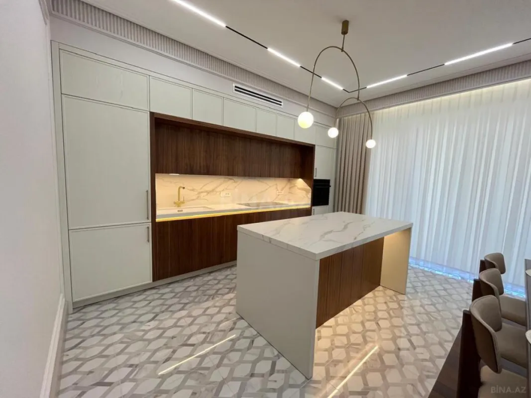 Kirayə verilir 3 otaqlı mənzil 157 m²