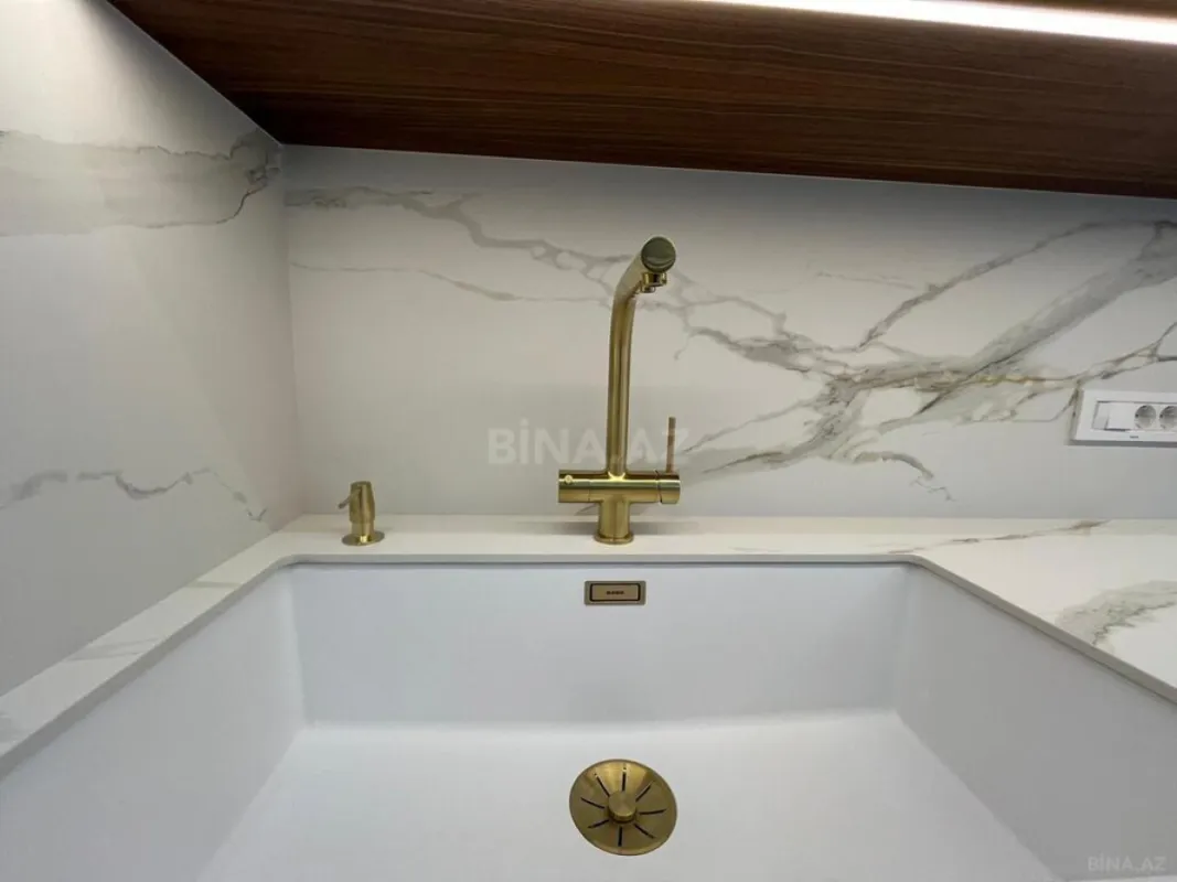 Kirayə verilir 3 otaqlı mənzil 157 m²