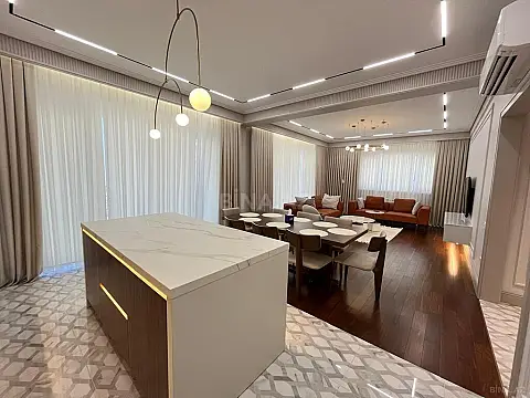 Kirayə verilir 3 otaqlı mənzil 157 m²