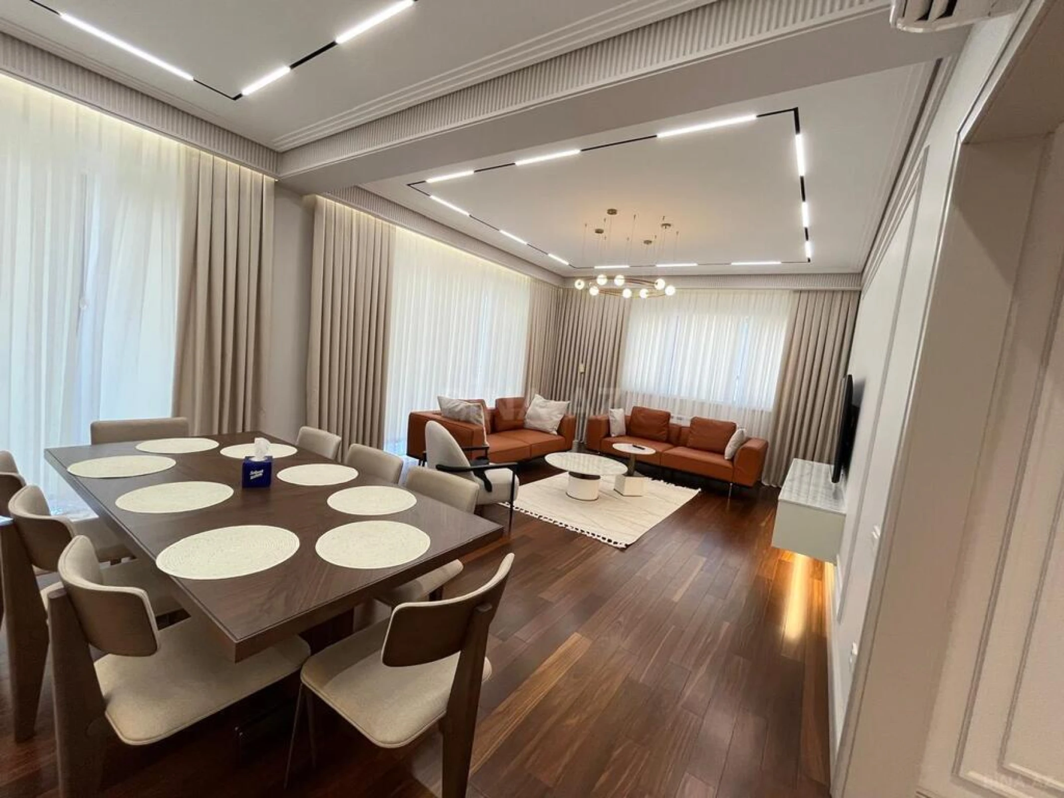 Kirayə verilir 3 otaqlı mənzil 157 m²