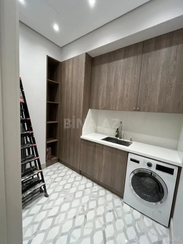 Kirayə verilir 3 otaqlı mənzil 157 m²