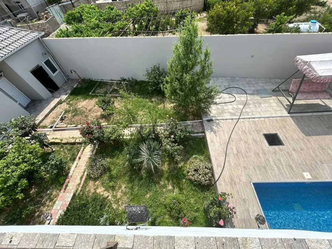 Satılır 6 otaqlı həyət evi 310 m²