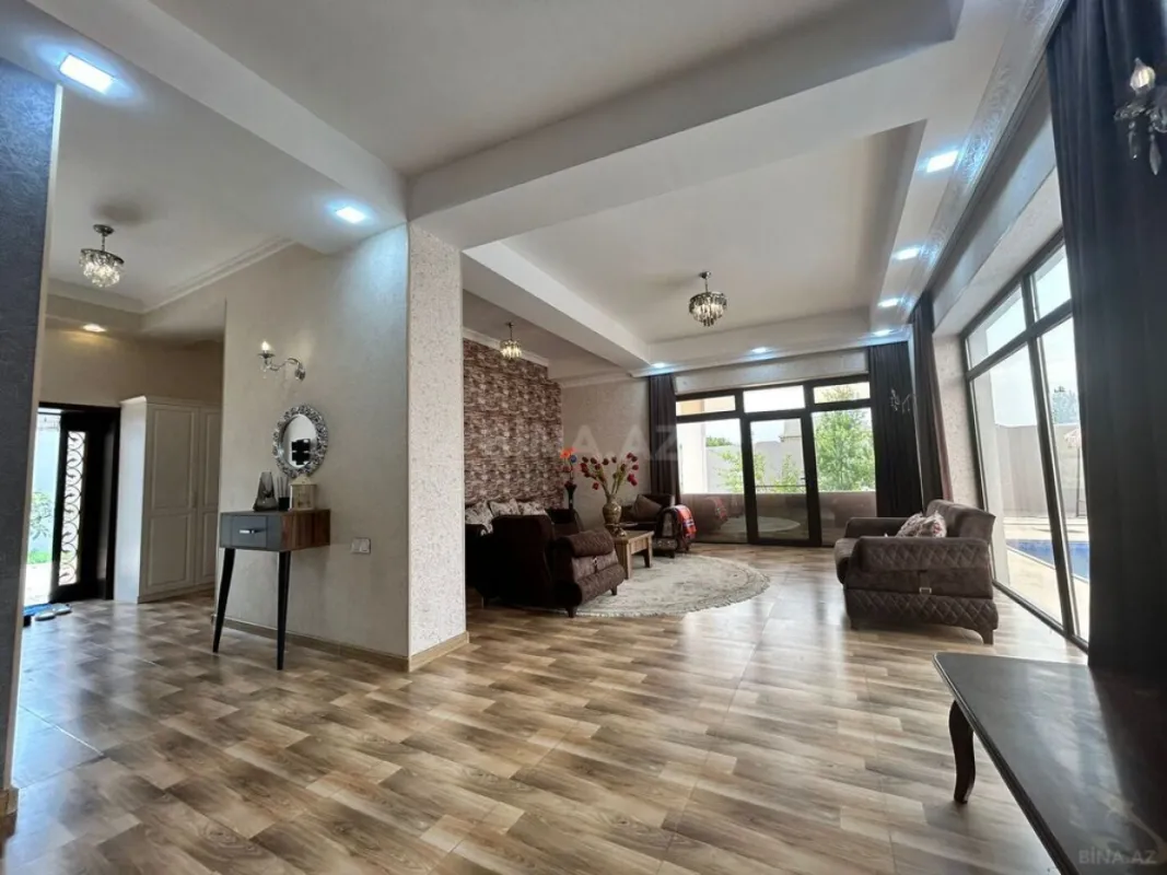 Satılır 6 otaqlı həyət evi 310 m²