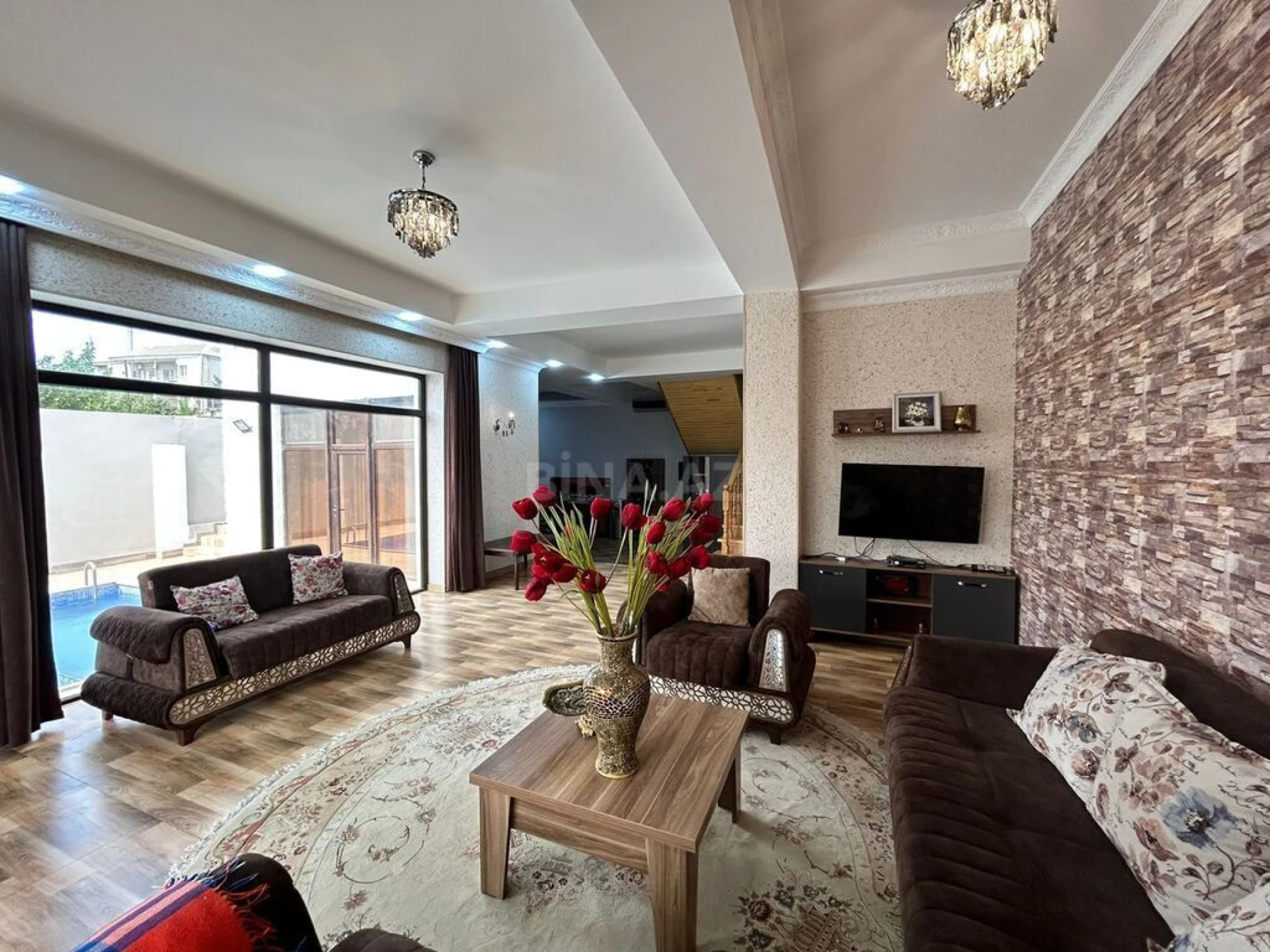 Satılır 6 otaqlı həyət evi 310 m²