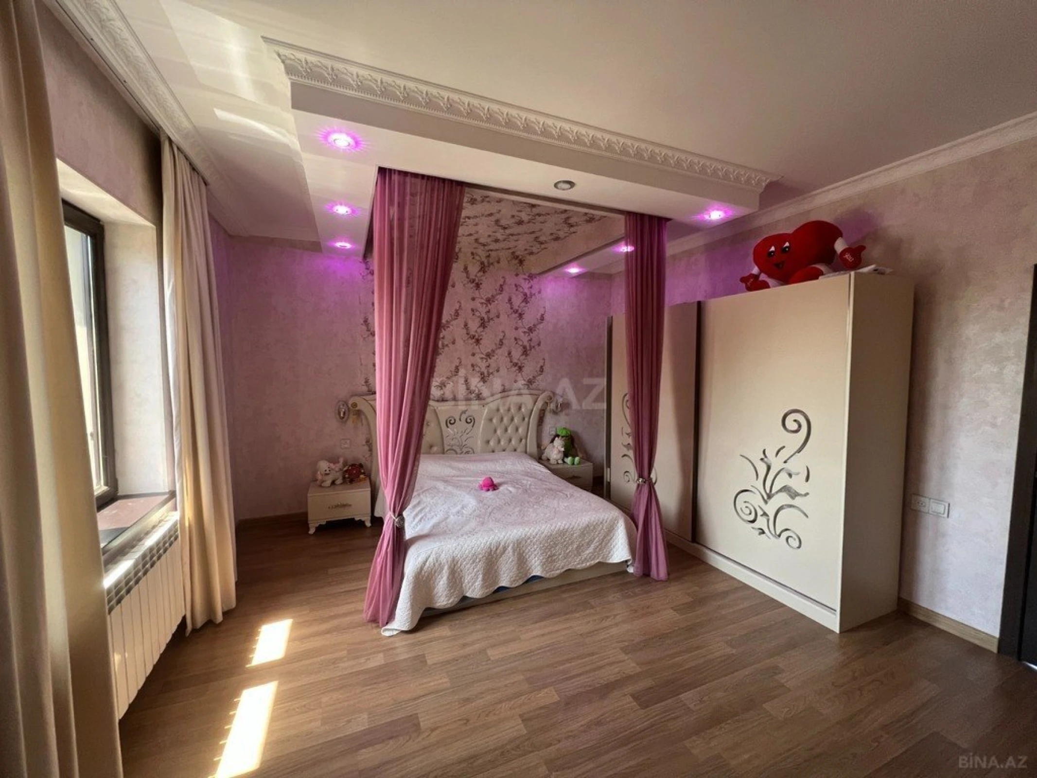 Satılır 6 otaqlı həyət evi 310 m²