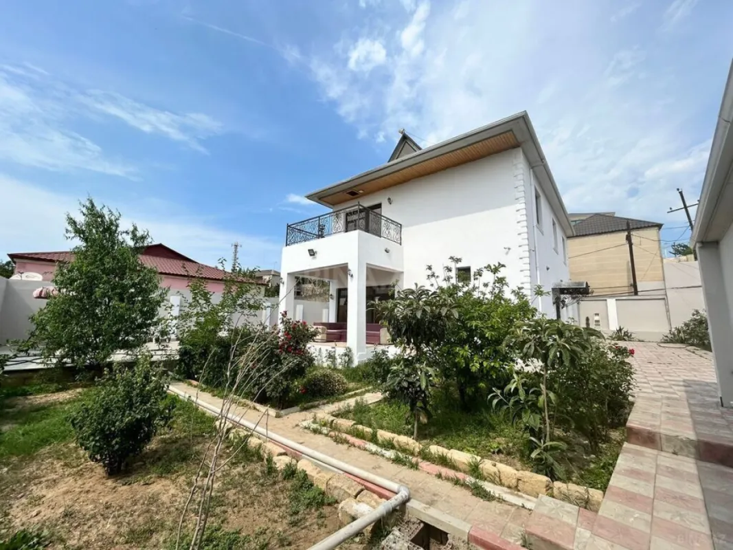 Satılır 6 otaqlı həyət evi 310 m²