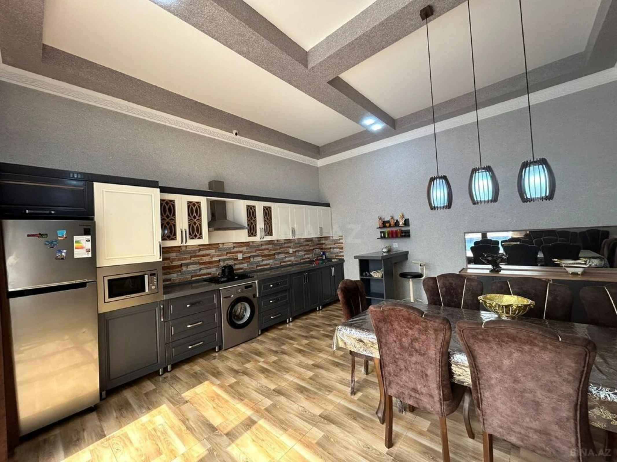 Satılır 6 otaqlı həyət evi 310 m²