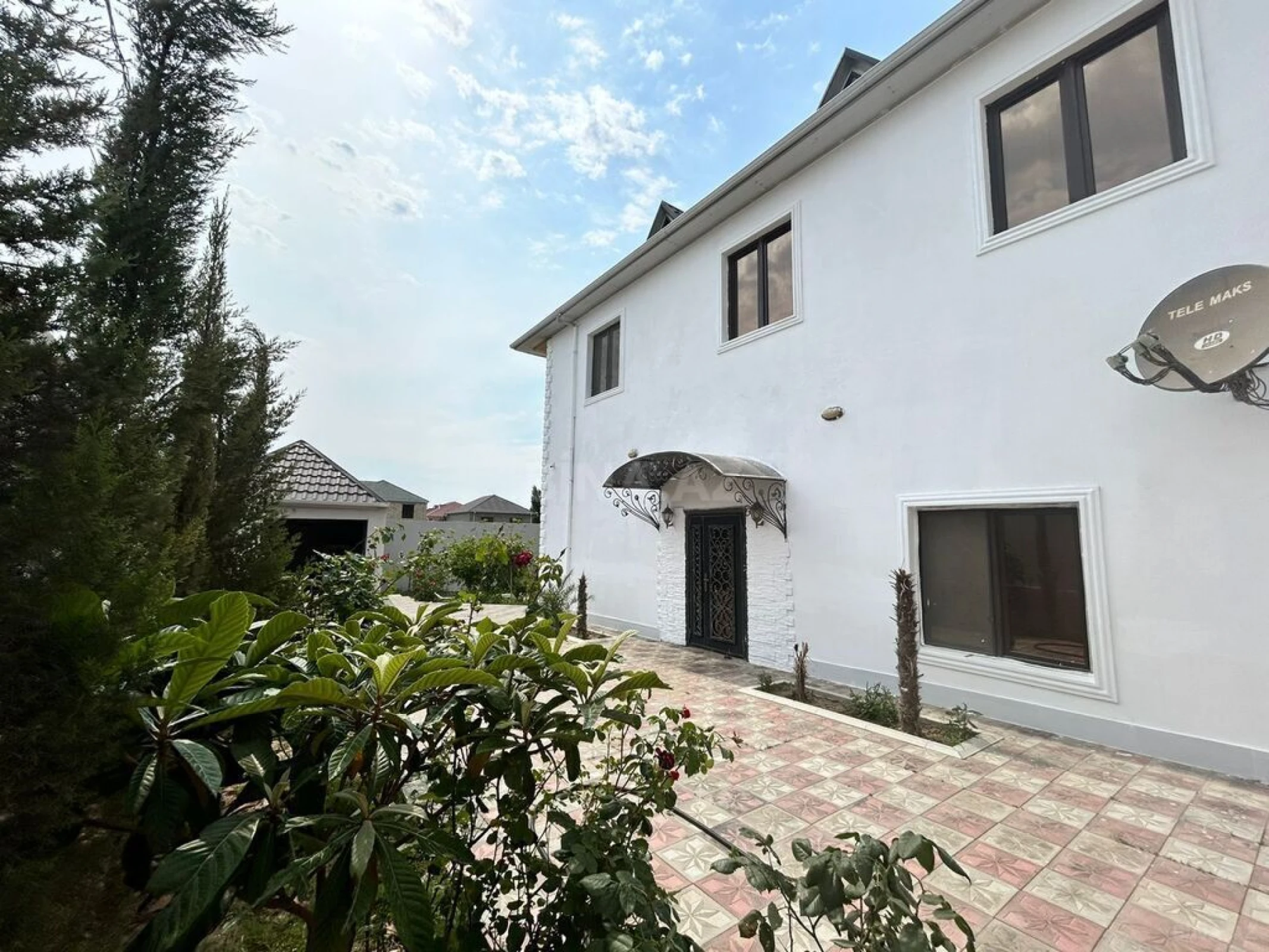 Satılır 6 otaqlı həyət evi 310 m²