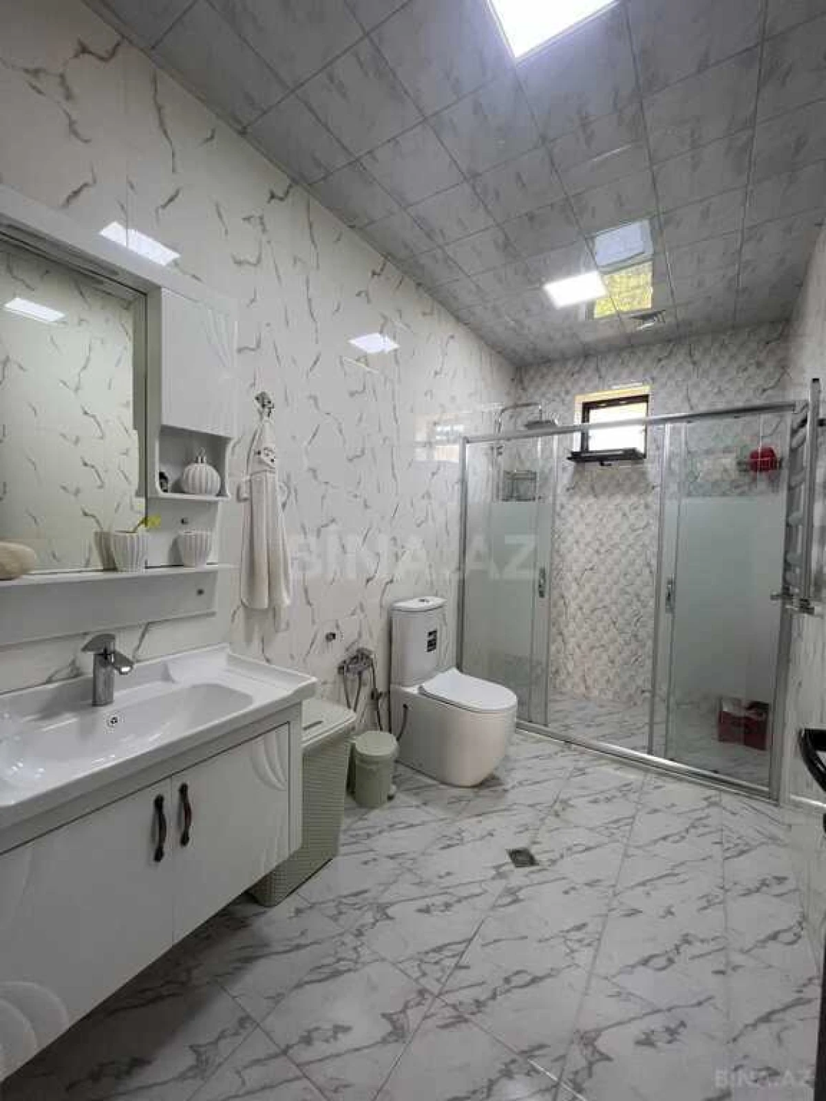 Satılır 6 otaqlı həyət evi 310 m²