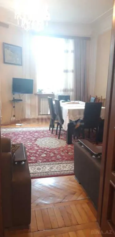 Satılır 4 otaqlı mənzil 100 m²