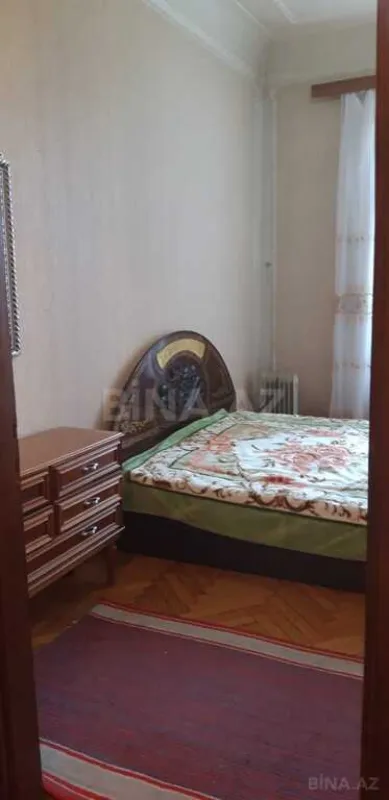 Satılır 4 otaqlı mənzil 100 m²