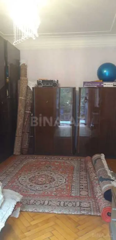 Satılır 4 otaqlı mənzil 100 m²