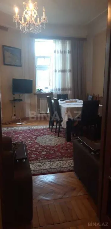 Satılır 4 otaqlı mənzil 100 m²