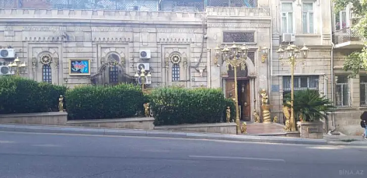 Satılır 4 otaqlı mənzil 100 m²