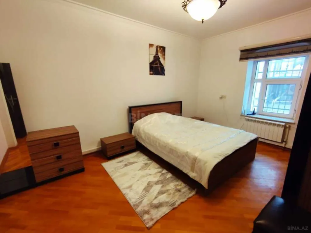 Satılır 3 otaqlı mənzil 150 m²