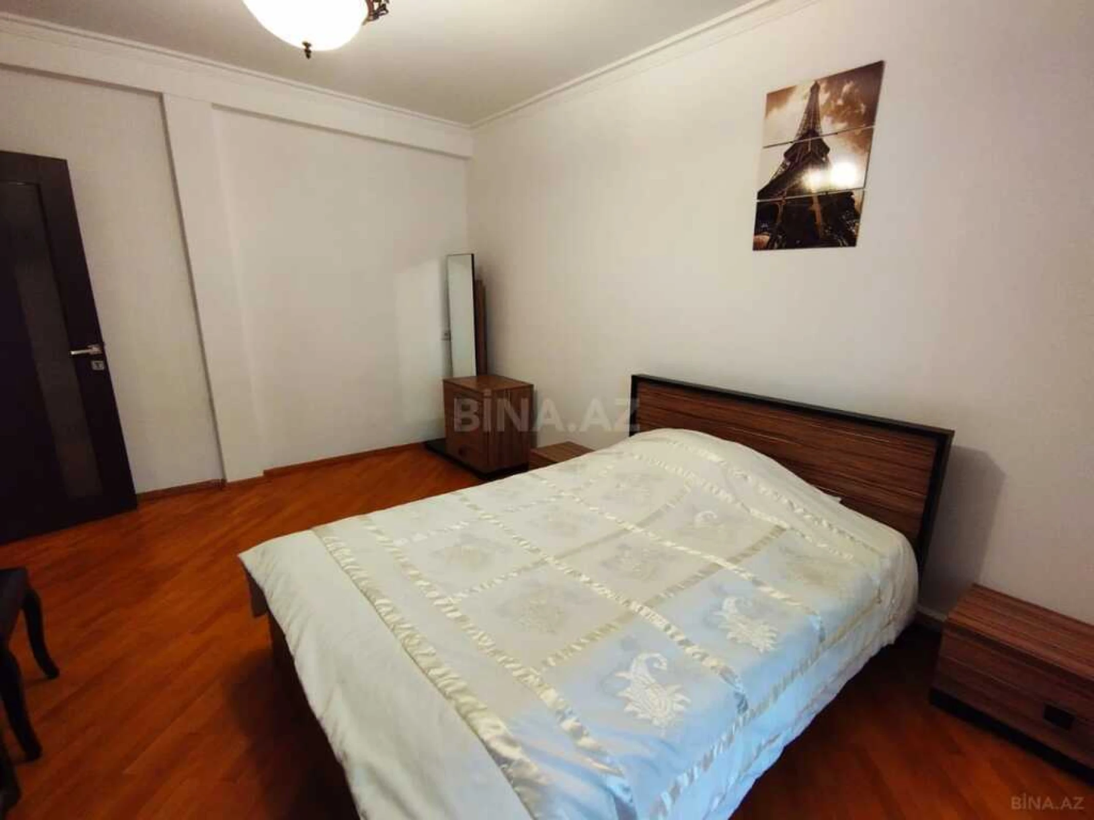 Satılır 3 otaqlı mənzil 150 m²