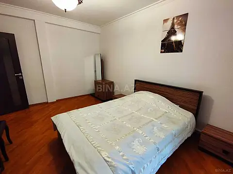 Satılır 3 otaqlı mənzil 150 m²