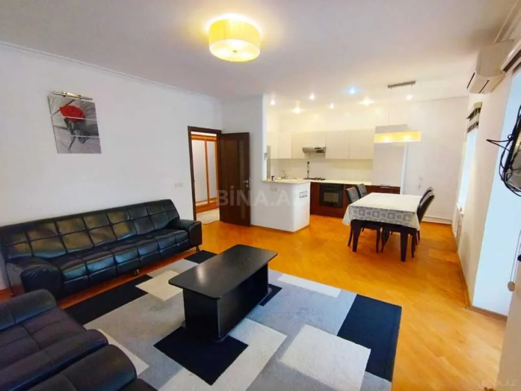 Satılır 3 otaqlı mənzil 150 m²