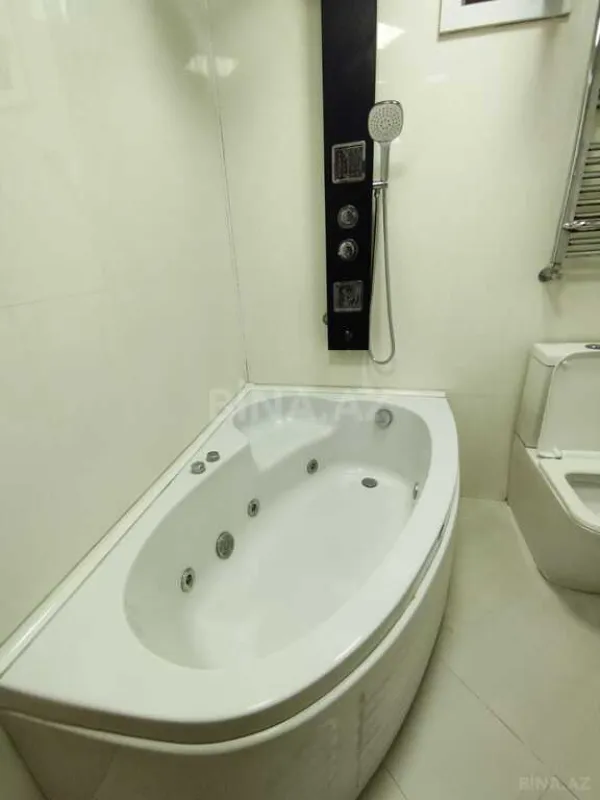 Satılır 3 otaqlı mənzil 150 m²