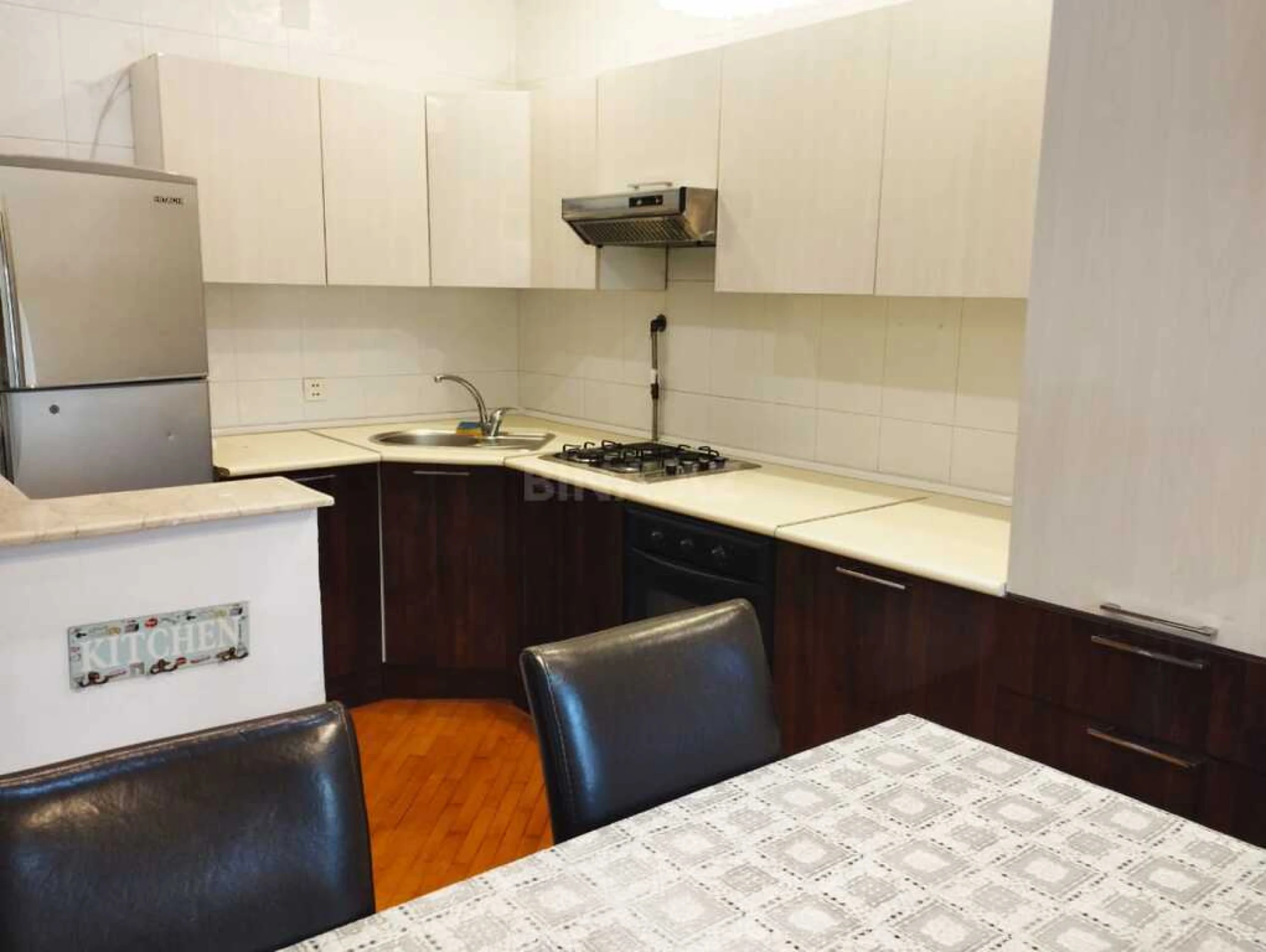 Satılır 3 otaqlı mənzil 150 m²