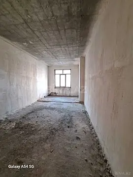 Satılır 4 otaqlı mənzil 200 m²