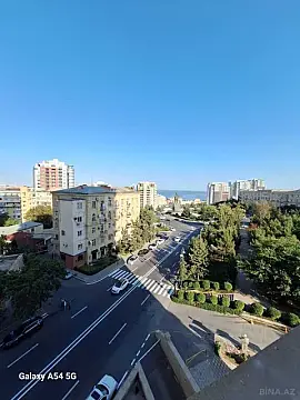 Satılır 4 otaqlı mənzil 200 m²
