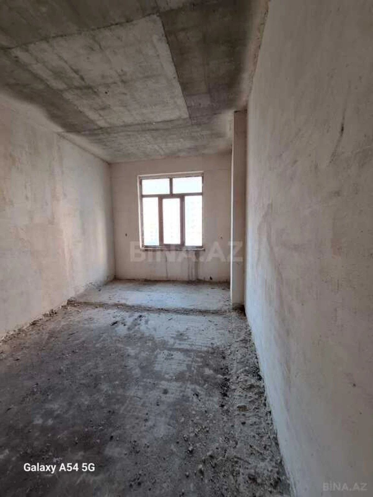 Satılır 4 otaqlı mənzil 200 m²
