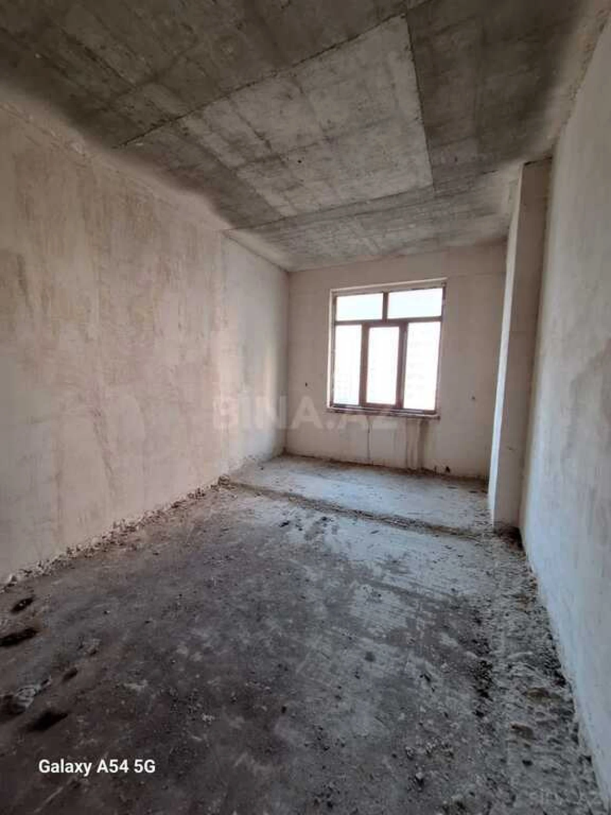 Satılır 4 otaqlı mənzil 200 m²