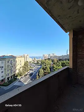 Satılır 4 otaqlı mənzil 200 m²