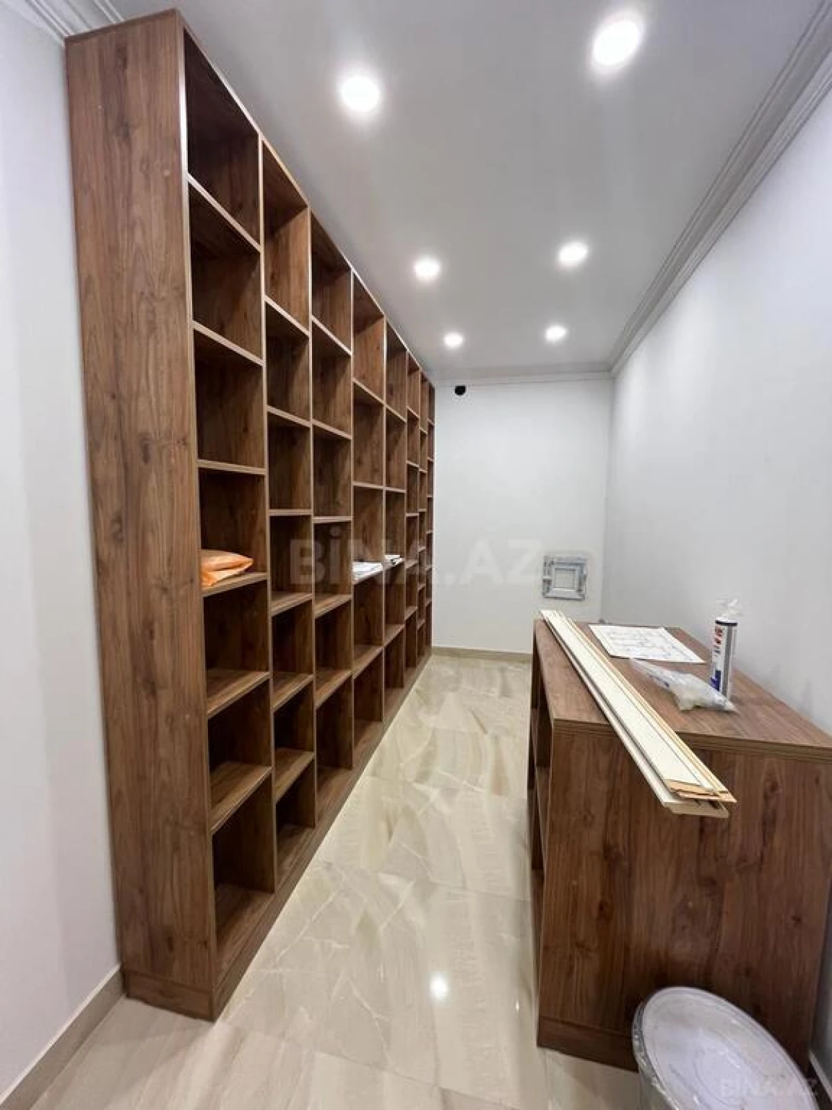 Satılır 4 otaqlı mənzil 245 m²