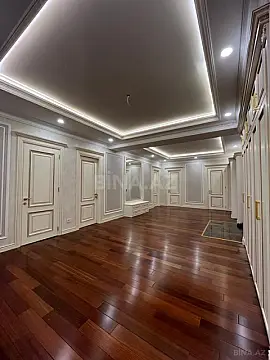 Satılır 4 otaqlı mənzil 245 m²