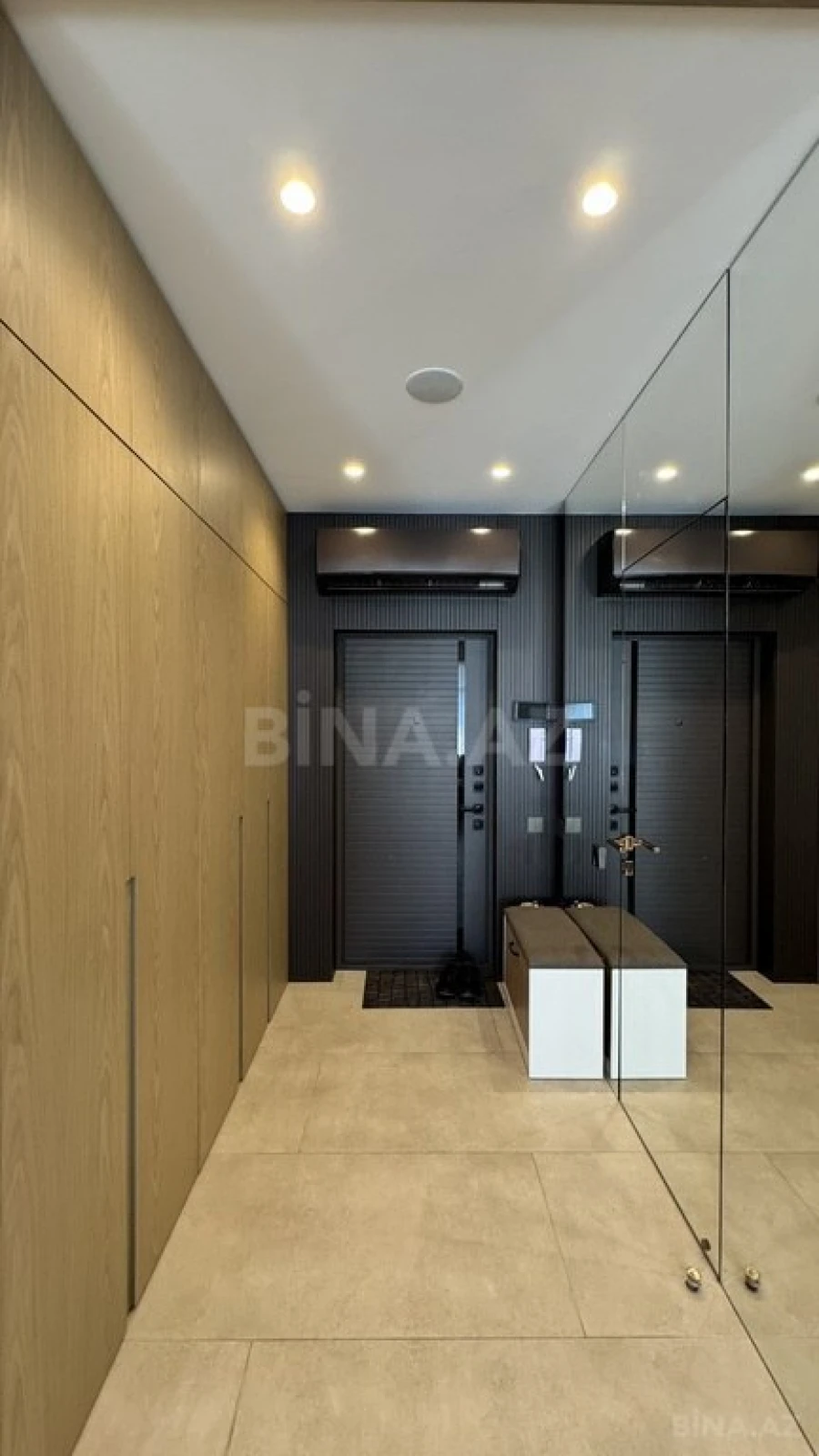 Satılır 2 otaqlı mənzil 98 m²