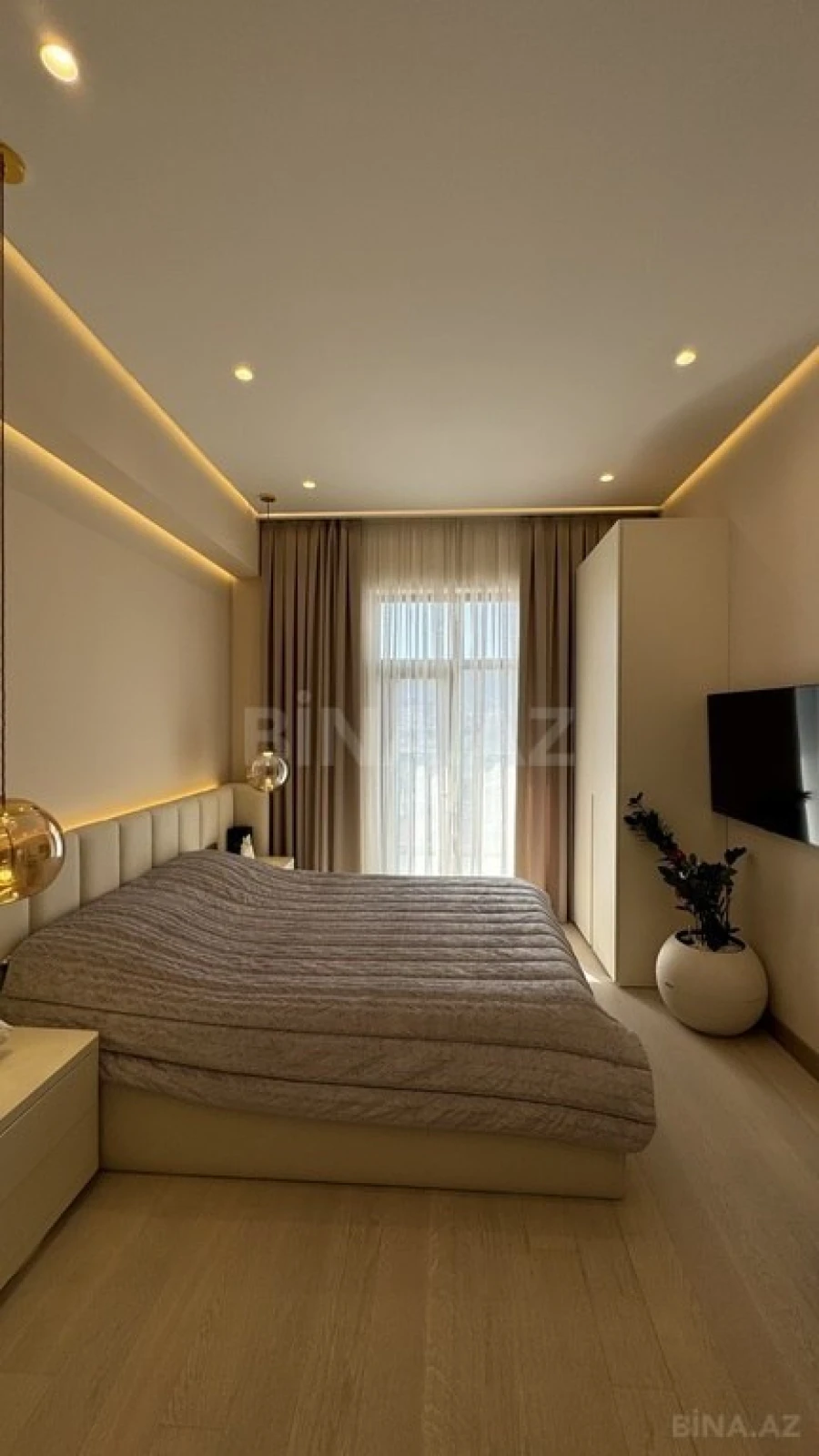 Satılır 2 otaqlı mənzil 98 m²