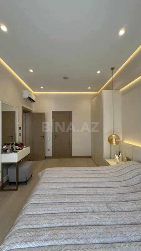 Satılır 2 otaqlı mənzil 98 m²