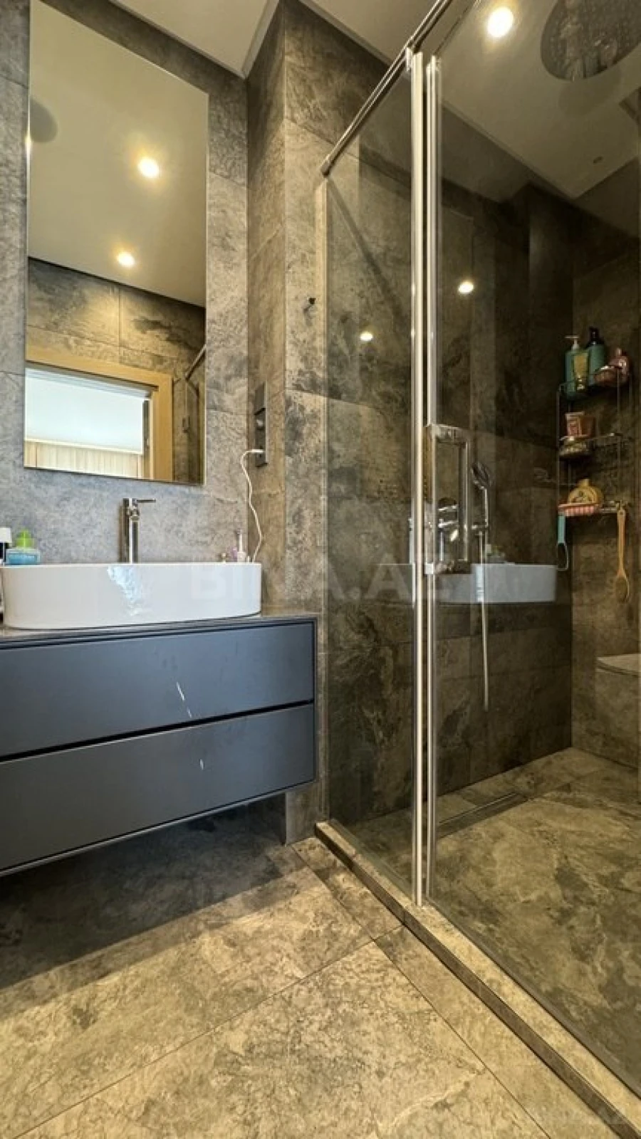 Satılır 2 otaqlı mənzil 98 m²