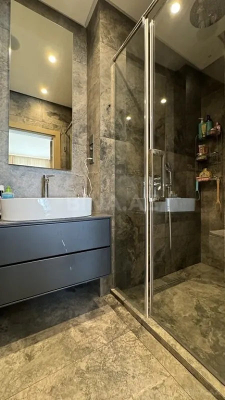Satılır 2 otaqlı mənzil 98 m²